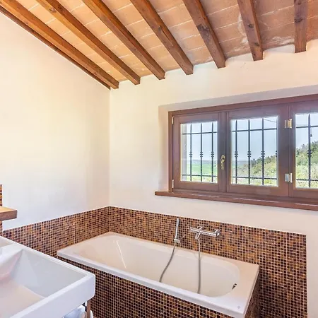 Villa Santa Luce فيلة