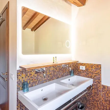 فيلة Villa Santa Luce سانتا لوتشي