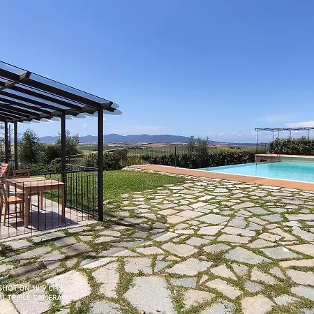 Villa Santa Luce فيلة