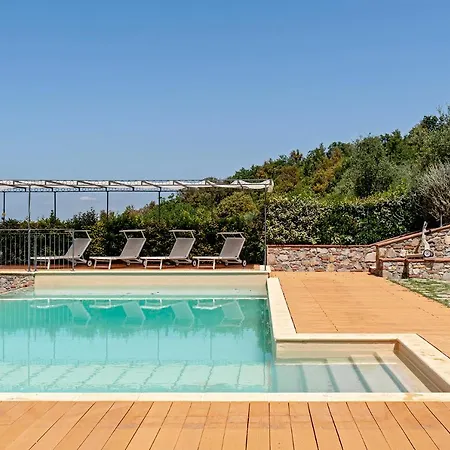 Villa Santa Luce فيلة